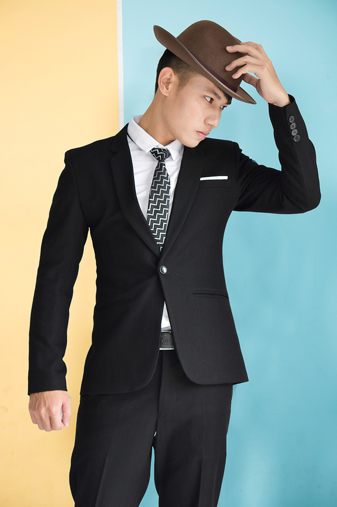 Bộ vest nam màu đen chất liệu vải nhập cao cấp giá 1tr (20)
